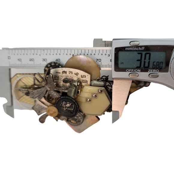 Lisa Carlson Artisan Steam Punk Multi Charm Chatelaine Brooch, Signed - Picture 5 of 6